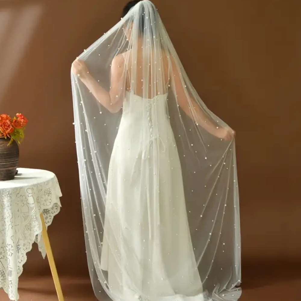 Bridal Pearl-Embellished White Veil - Elegant Wedding Hair Accessory